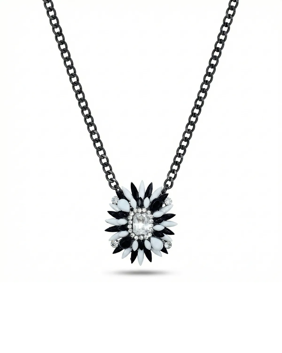 kaelakee-mustvalge-kontrastne-ois-tumedal-ketil-9097TR0019E50.webp kaelakee-mustvalge-kontrastne-ois-tumedal-ketil-9097TR0019E50.webp