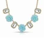 kaelakee-taevasinised-roosid-ja-kristallid-kuldsel-kett-siinil-9097LI00034E9K.webp