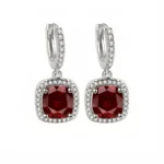 luksuslikud-punase-kiviga-hobedased-korvarongad-90870ED747E61-1.webp