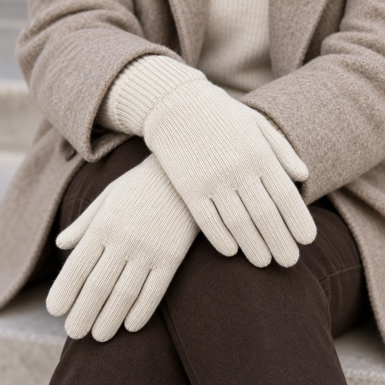 kindad-soft-ivory-916PL400199E2-2.webp